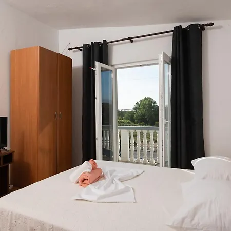Marina's Apartamento Ražanac